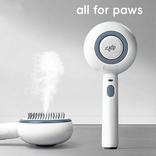 Pet Salon - Spraying Neat Dog & Cat Brush